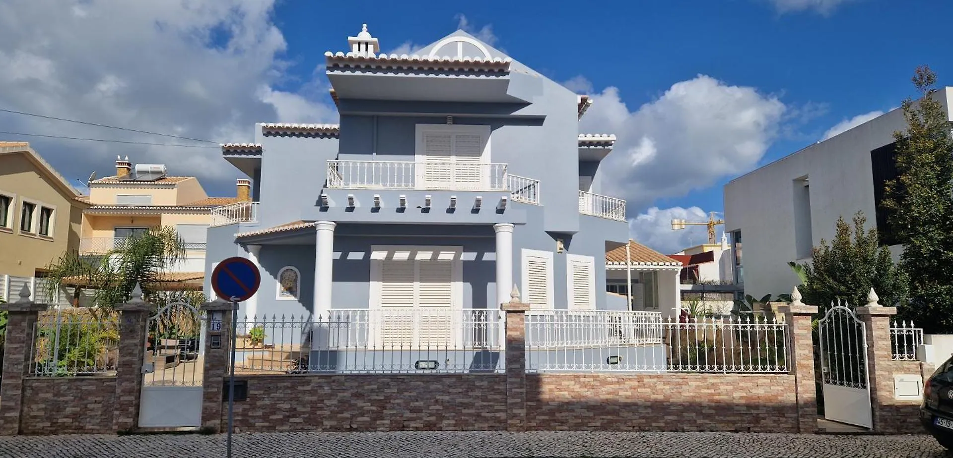 Dona Ana Guesthouse Lagos